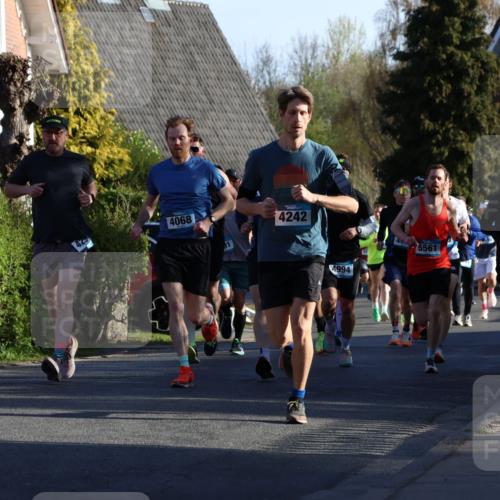 12.04.2026 - 45. Internationalen Wilhelmsburger Insellauf Yannick Fuchs http://msf.ph/oto/9471250 12.04.2026 08:55:52 Laufen 4068, 4242, 4994, 45, 5561 meine-sportfotos.de