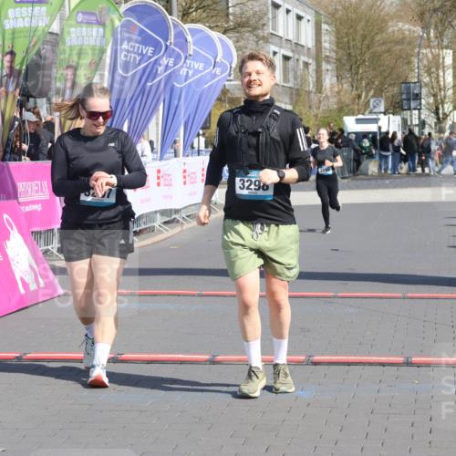 12.04.2026 - 45. Internationalen Wilhelmsburger Insellauf Strokosch-Dieckow http://msf.ph/oto/9471277 12.04.2026 11:27:25 Ziel 3298, 3297 meine-sportfotos.de