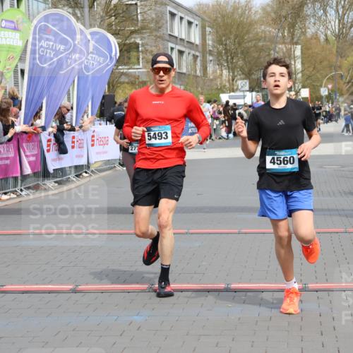 12.04.2026 - 45. Internationalen Wilhelmsburger Insellauf Strokosch-Dieckow http://msf.ph/oto/9471340 12.04.2026 12:52:19 Ziel 2787, 5627, 5493, 4560, 2779 meine-sportfotos.de