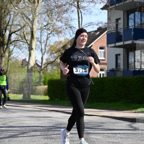 12.04.2026 - 45. Internationalen Wilhelmsburger Insellauf J. Mangold http://msf.ph/oto/9471366 12.04.2026 11:25:33 Ziel 2025, 2542, 3168, 3775, 3253, 2207 meine-sportfotos.de