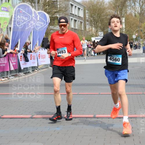12.04.2026 - 45. Internationalen Wilhelmsburger Insellauf Strokosch-Dieckow http://msf.ph/oto/9471371 12.04.2026 12:52:20 Ziel 5627, 5493, 4560, 2779 meine-sportfotos.de