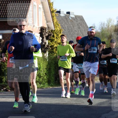 12.04.2026 - 45. Internationalen Wilhelmsburger Insellauf Yannick Fuchs http://msf.ph/oto/9471373 12.04.2026 08:56:02 Laufen 3876, 48, 5833, 4190, 5492, 5603, 4829 meine-sportfotos.de