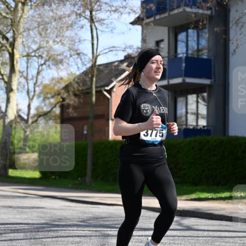 12.04.2026 - 45. Internationalen Wilhelmsburger Insellauf J. Mangold http://msf.ph/oto/9471374 12.04.2026 11:25:33 Ziel 2025, 2542, 3168, 3775, 3253, 2207 meine-sportfotos.de