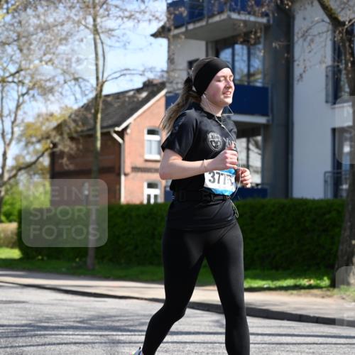 12.04.2026 - 45. Internationalen Wilhelmsburger Insellauf J. Mangold http://msf.ph/oto/9471376 12.04.2026 11:25:33 Ziel 2025, 2542, 3168, 3775, 3253, 2207 meine-sportfotos.de