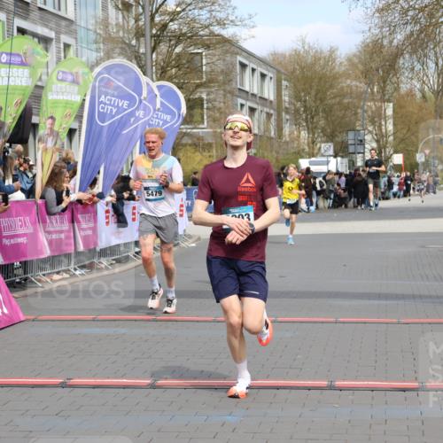12.04.2026 - 45. Internationalen Wilhelmsburger Insellauf Strokosch-Dieckow http://msf.ph/oto/9471400 12.04.2026 12:52:27 Ziel 3903, 5479, 5797 meine-sportfotos.de
