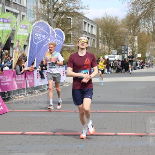 12.04.2026 - 45. Internationalen Wilhelmsburger Insellauf Strokosch-Dieckow http://msf.ph/oto/9471414 12.04.2026 12:52:27 Ziel 3903, 5479, 5797 meine-sportfotos.de