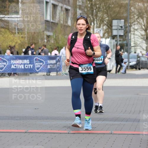 12.04.2026 - 45. Internationalen Wilhelmsburger Insellauf Strokosch-Dieckow http://msf.ph/oto/9471422 12.04.2026 13:37:24 Ziel 3559, 5604 meine-sportfotos.de