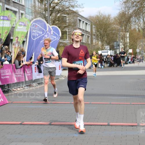 12.04.2026 - 45. Internationalen Wilhelmsburger Insellauf Strokosch-Dieckow http://msf.ph/oto/9471426 12.04.2026 12:52:27 Ziel 3903, 5479, 5797 meine-sportfotos.de