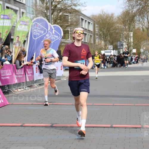 12.04.2026 - 45. Internationalen Wilhelmsburger Insellauf Strokosch-Dieckow http://msf.ph/oto/9471441 12.04.2026 12:52:27 Ziel 3903, 5479, 5797 meine-sportfotos.de