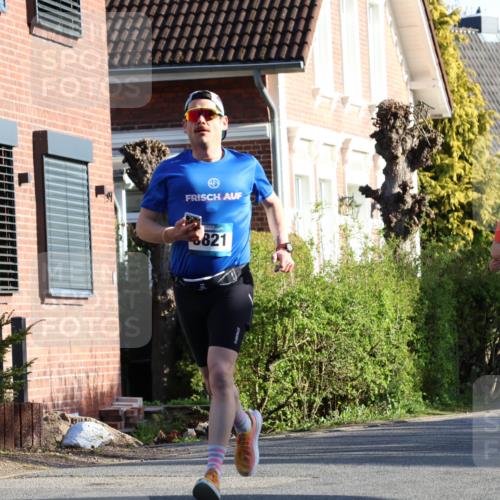 12.04.2026 - 45. Internationalen Wilhelmsburger Insellauf Yannick Fuchs http://msf.ph/oto/9471451 12.04.2026 08:56:08 Laufen 6821, 2627, 511 meine-sportfotos.de