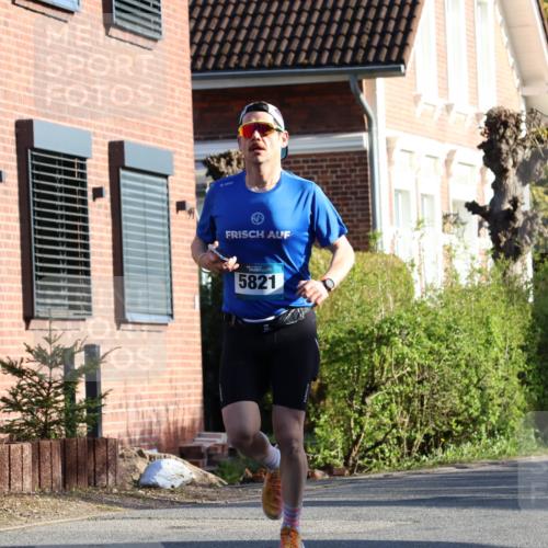 12.04.2026 - 45. Internationalen Wilhelmsburger Insellauf Yannick Fuchs http://msf.ph/oto/9471454 12.04.2026 08:56:09 Laufen 5821, 2627 meine-sportfotos.de