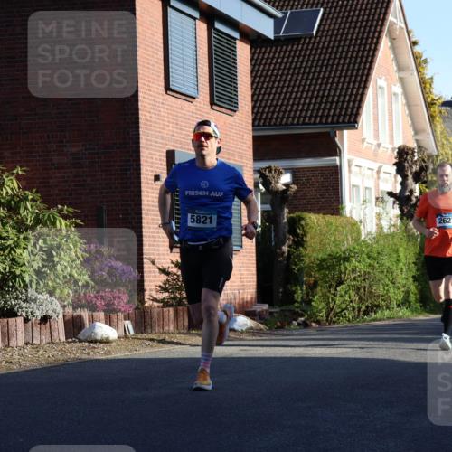 12.04.2026 - 45. Internationalen Wilhelmsburger Insellauf Yannick Fuchs http://msf.ph/oto/9471460 12.04.2026 08:56:09 Laufen 2627, 5821, 3114 meine-sportfotos.de