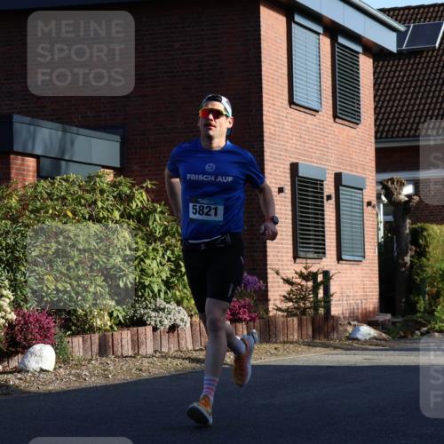 12.04.2026 - 45. Internationalen Wilhelmsburger Insellauf Yannick Fuchs http://msf.ph/oto/9471472 12.04.2026 08:56:10 Laufen 5821, 2627, 451 meine-sportfotos.de
