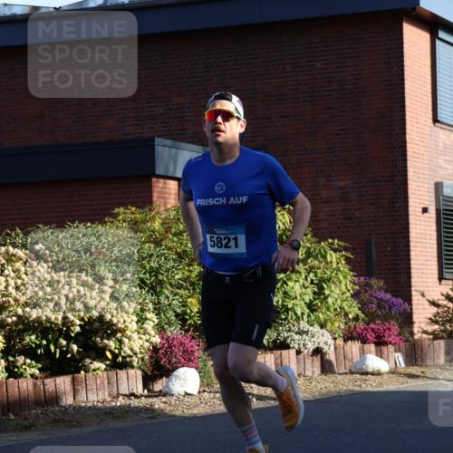 12.04.2026 - 45. Internationalen Wilhelmsburger Insellauf Yannick Fuchs http://msf.ph/oto/9471479 12.04.2026 08:56:10 Laufen 5821 meine-sportfotos.de