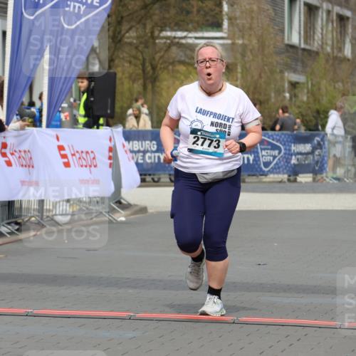 12.04.2026 - 45. Internationalen Wilhelmsburger Insellauf Strokosch-Dieckow http://msf.ph/oto/9471512 12.04.2026 13:37:11 Ziel 2773 meine-sportfotos.de