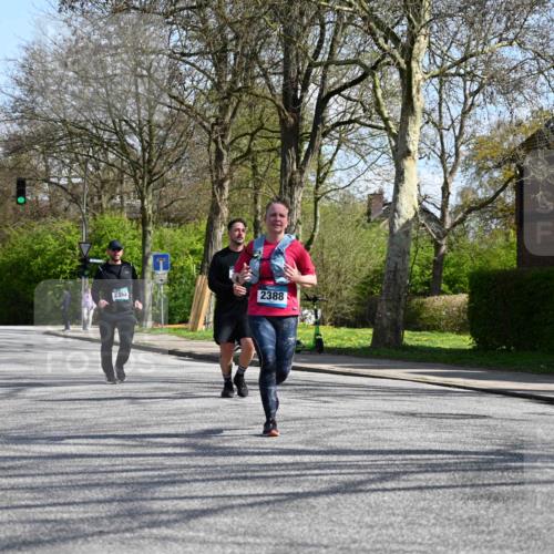 12.04.2026 - 45. Internationalen Wilhelmsburger Insellauf J. Mangold http://msf.ph/oto/9471517 12.04.2026 11:26:06 Ziel 3253, 2207, 2388, 3122, 2353, 2523 meine-sportfotos.de