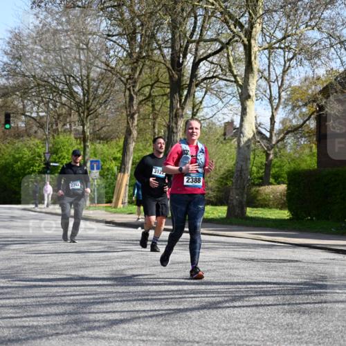 12.04.2026 - 45. Internationalen Wilhelmsburger Insellauf J. Mangold http://msf.ph/oto/9471526 12.04.2026 11:26:07 Ziel 3253, 2207, 2388, 3122, 2353, 2523 meine-sportfotos.de