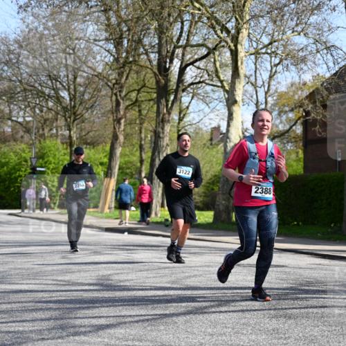 12.04.2026 - 45. Internationalen Wilhelmsburger Insellauf J. Mangold http://msf.ph/oto/9471542 12.04.2026 11:26:07 Ziel 3253, 2207, 2388, 3122, 2353, 2523 meine-sportfotos.de