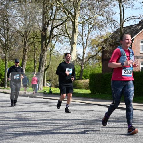12.04.2026 - 45. Internationalen Wilhelmsburger Insellauf J. Mangold http://msf.ph/oto/9471568 12.04.2026 11:26:08 Ziel 3253, 2207, 2388, 3122, 2353, 2523 meine-sportfotos.de