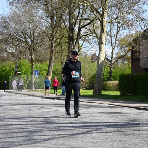 12.04.2026 - 45. Internationalen Wilhelmsburger Insellauf J. Mangold http://msf.ph/oto/9471582 12.04.2026 11:26:10 Ziel 3253, 2207, 2388, 3122, 2353, 2523 meine-sportfotos.de