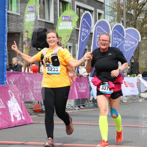 12.04.2026 - 45. Internationalen Wilhelmsburger Insellauf Strokosch-Dieckow http://msf.ph/oto/9471596 12.04.2026 13:36:42 Ziel 5233, 3376 meine-sportfotos.de