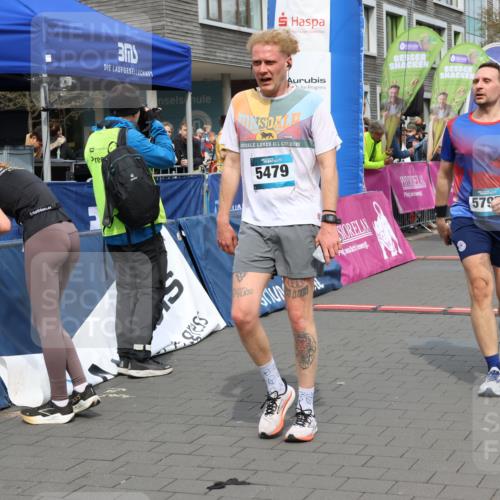 12.04.2026 - 45. Internationalen Wilhelmsburger Insellauf Strokosch-Dieckow http://msf.ph/oto/9471599 12.04.2026 12:52:31 Ziel 5479, 5797, 4529, 5758 meine-sportfotos.de