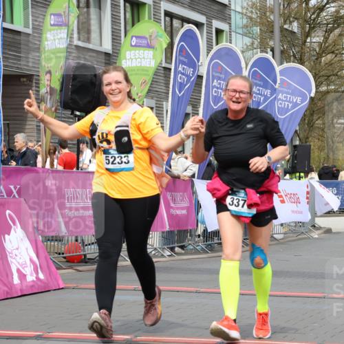 12.04.2026 - 45. Internationalen Wilhelmsburger Insellauf Strokosch-Dieckow http://msf.ph/oto/9471613 12.04.2026 13:36:42 Ziel 5233, 3376 meine-sportfotos.de