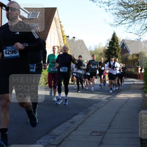 12.04.2026 - 45. Internationalen Wilhelmsburger Insellauf Yannick Fuchs http://msf.ph/oto/9471636 12.04.2026 08:56:23 Laufen 3945, 4296, 80, 4467, 3585, 2123 meine-sportfotos.de