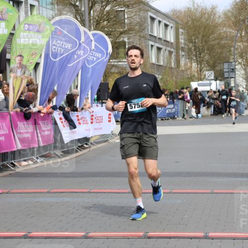 12.04.2026 - 45. Internationalen Wilhelmsburger Insellauf Strokosch-Dieckow http://msf.ph/oto/9471643 12.04.2026 12:52:35 Ziel 4529, 5758 meine-sportfotos.de