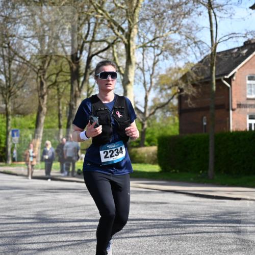12.04.2026 - 45. Internationalen Wilhelmsburger Insellauf J. Mangold http://msf.ph/oto/9471726 12.04.2026 11:27:24 Ziel 2234, 2309, 2310, 2237, 2140, 5831, 2511, 2512, 2352 meine-sportfotos.de