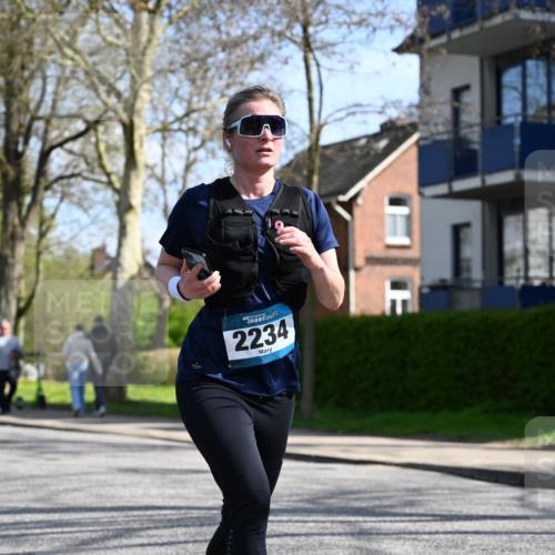 12.04.2026 - 45. Internationalen Wilhelmsburger Insellauf J. Mangold http://msf.ph/oto/9471743 12.04.2026 11:27:25 Ziel 2234, 2309, 2310, 2237, 2140, 5831, 2511, 2512, 2352, 3451 meine-sportfotos.de