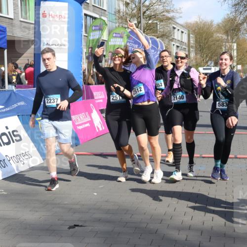 12.04.2026 - 45. Internationalen Wilhelmsburger Insellauf Strokosch-Dieckow http://msf.ph/oto/9471785 12.04.2026 11:28:24 Ziel 2309, 2310, 2237, 2140, 5831, 2511, 2512, 2352 meine-sportfotos.de