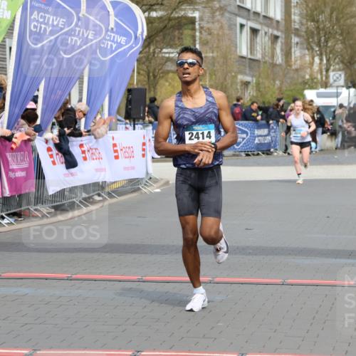 12.04.2026 - 45. Internationalen Wilhelmsburger Insellauf Strokosch-Dieckow http://msf.ph/oto/9471794 12.04.2026 12:52:47 Ziel 2414 meine-sportfotos.de