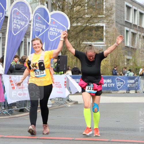 12.04.2026 - 45. Internationalen Wilhelmsburger Insellauf Strokosch-Dieckow http://msf.ph/oto/9471801 12.04.2026 13:36:40 Ziel 5233, 3376 meine-sportfotos.de