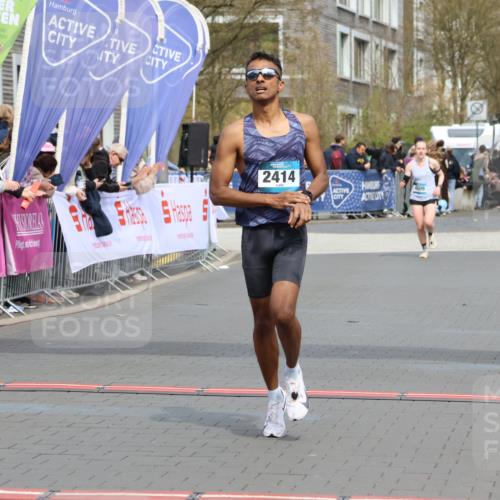 12.04.2026 - 45. Internationalen Wilhelmsburger Insellauf Strokosch-Dieckow http://msf.ph/oto/9471805 12.04.2026 12:52:47 Ziel 2414 meine-sportfotos.de