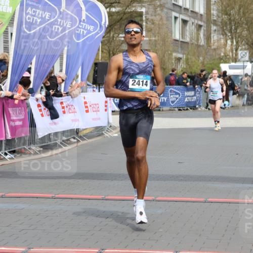 12.04.2026 - 45. Internationalen Wilhelmsburger Insellauf Strokosch-Dieckow http://msf.ph/oto/9471817 12.04.2026 12:52:47 Ziel 2414 meine-sportfotos.de