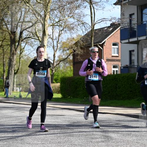 12.04.2026 - 45. Internationalen Wilhelmsburger Insellauf J. Mangold http://msf.ph/oto/9471823 12.04.2026 11:27:48 Ziel 2234, 2309, 2310, 2237, 2140, 5831, 2511, 2512, 2352, 3451, 4668 meine-sportfotos.de
