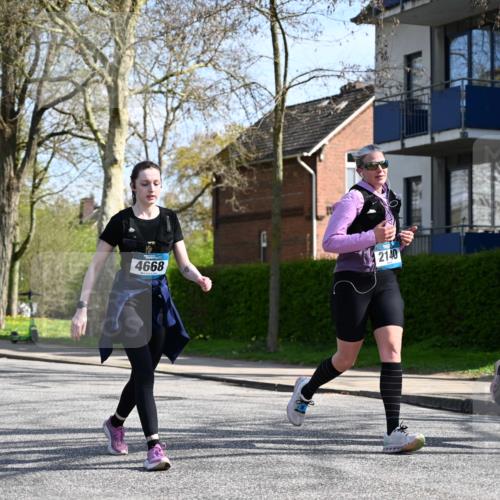 12.04.2026 - 45. Internationalen Wilhelmsburger Insellauf J. Mangold http://msf.ph/oto/9471835 12.04.2026 11:27:49 Ziel 2234, 2309, 2310, 2237, 2140, 5831, 2511, 2512, 2352, 3451, 3451, 4668 meine-sportfotos.de