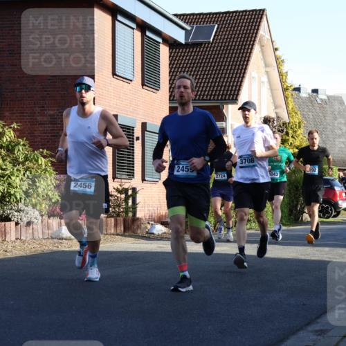 12.04.2026 - 45. Internationalen Wilhelmsburger Insellauf Yannick Fuchs http://msf.ph/oto/9471849 12.04.2026 08:56:40 Laufen 2456, 2459, 2724, 3708, 17, 192, 1043, 24275, 3956 meine-sportfotos.de