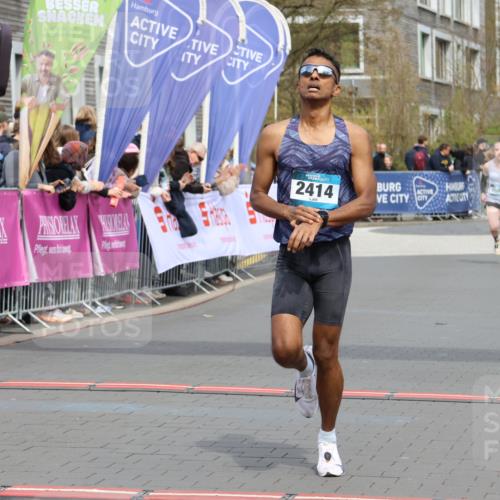 12.04.2026 - 45. Internationalen Wilhelmsburger Insellauf Strokosch-Dieckow http://msf.ph/oto/9471868 12.04.2026 12:52:47 Ziel 2414 meine-sportfotos.de