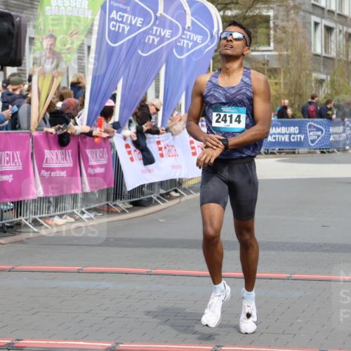 12.04.2026 - 45. Internationalen Wilhelmsburger Insellauf Strokosch-Dieckow http://msf.ph/oto/9471879 12.04.2026 12:52:47 Ziel 2414 meine-sportfotos.de