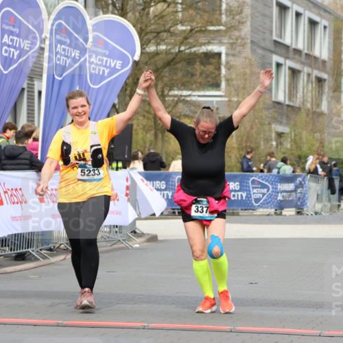 12.04.2026 - 45. Internationalen Wilhelmsburger Insellauf Strokosch-Dieckow http://msf.ph/oto/9471907 12.04.2026 13:36:40 Ziel 5233, 3376 meine-sportfotos.de