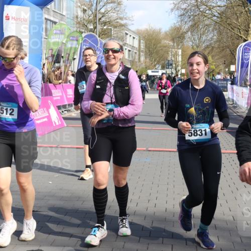 12.04.2026 - 45. Internationalen Wilhelmsburger Insellauf Strokosch-Dieckow http://msf.ph/oto/9471935 12.04.2026 11:28:25 Ziel 2310, 2237, 2140, 5831, 2511, 2512, 2352, 3451 meine-sportfotos.de