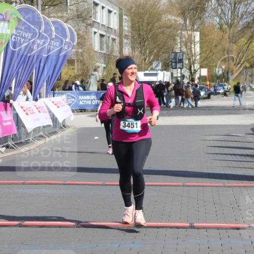 12.04.2026 - 45. Internationalen Wilhelmsburger Insellauf Strokosch-Dieckow http://msf.ph/oto/9471982 12.04.2026 11:28:29 Ziel 3451 meine-sportfotos.de