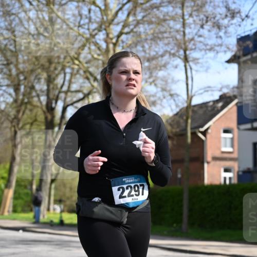 12.04.2026 - 45. Internationalen Wilhelmsburger Insellauf J. Mangold http://msf.ph/oto/9471987 12.04.2026 11:28:23 Ziel 2297, 2429, 2342, 2109 meine-sportfotos.de