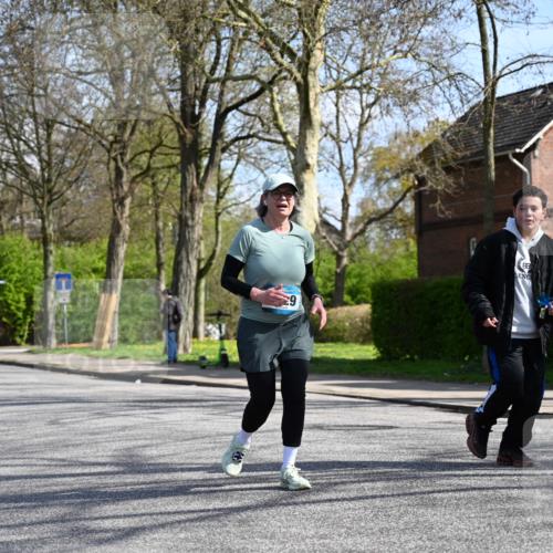 12.04.2026 - 45. Internationalen Wilhelmsburger Insellauf J. Mangold http://msf.ph/oto/9471998 12.04.2026 11:28:32 Ziel 2297, 2429, 2342, 2109 meine-sportfotos.de