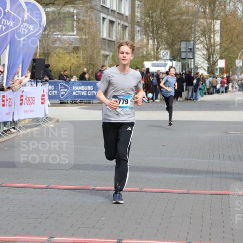 12.04.2026 - 45. Internationalen Wilhelmsburger Insellauf Strokosch-Dieckow http://msf.ph/oto/9472072 12.04.2026 12:53:00 Ziel 5779, 4346 meine-sportfotos.de