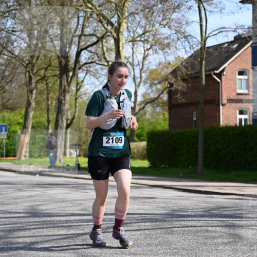 12.04.2026 - 45. Internationalen Wilhelmsburger Insellauf J. Mangold http://msf.ph/oto/9472093 12.04.2026 11:28:41 Ziel 2297, 2429, 2342, 2342, 2109 meine-sportfotos.de