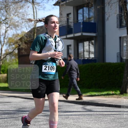 12.04.2026 - 45. Internationalen Wilhelmsburger Insellauf J. Mangold http://msf.ph/oto/9472119 12.04.2026 11:28:42 Ziel 2429, 2342, 2109, 4066 meine-sportfotos.de