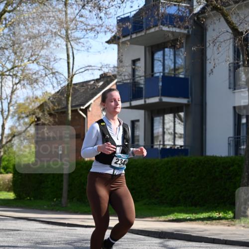 12.04.2026 - 45. Internationalen Wilhelmsburger Insellauf J. Mangold http://msf.ph/oto/9472121 12.04.2026 11:28:49 Ziel 2429, 2342, 2109, 4066 meine-sportfotos.de
